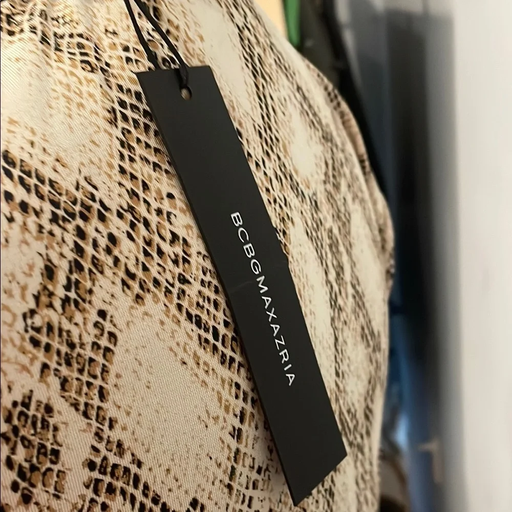 Snakeskin Print Turtleneck Top - Picture 3 of 3